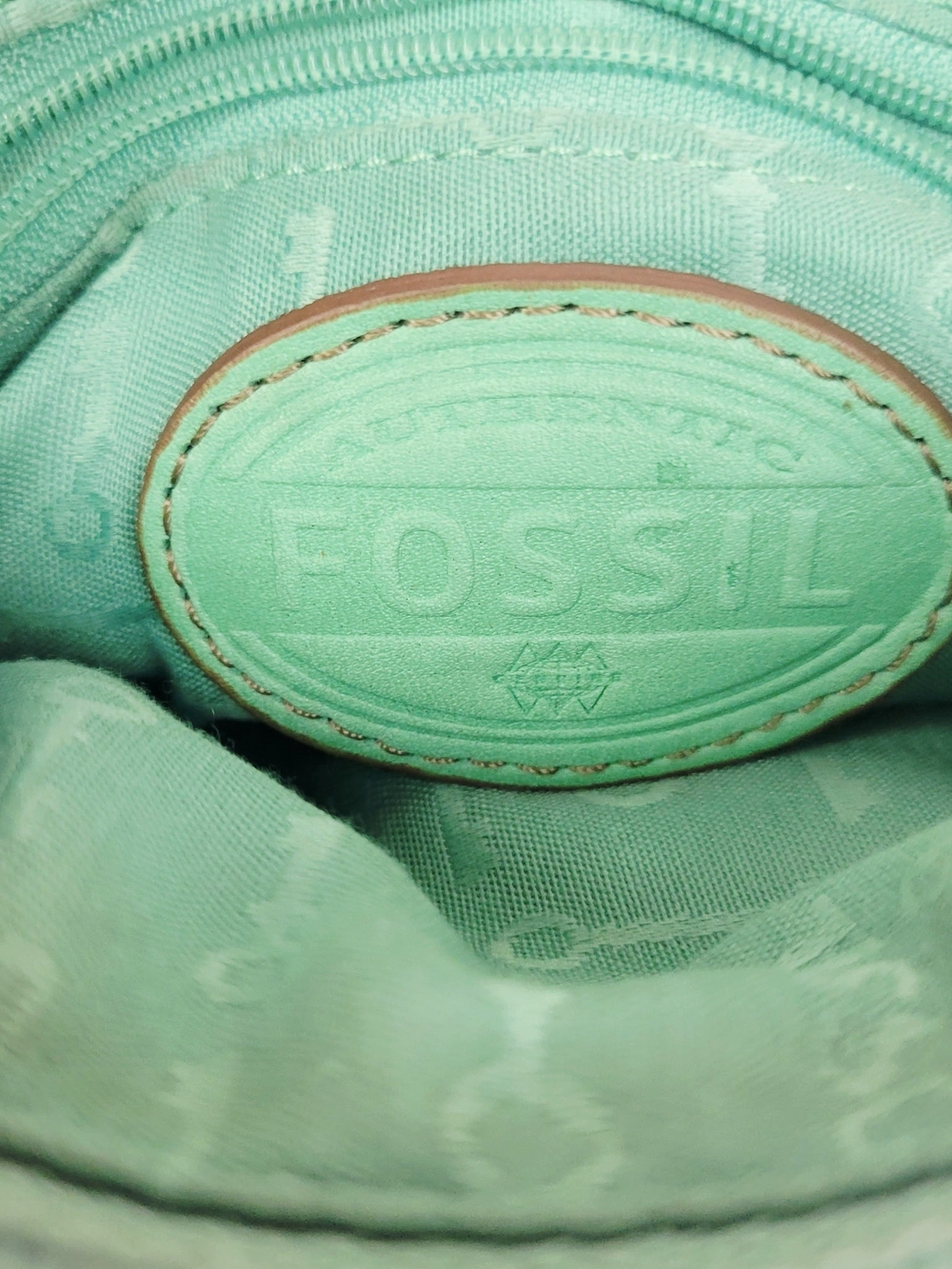 FOSSIL Mini Maddox Mint Green Leather Keyhole Crossbody Bag Purse w/Key Charm - Picture 9 of 10